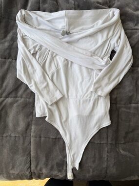 ASOS White Off-Shoulder One-Piece Bodysuit XS size 0